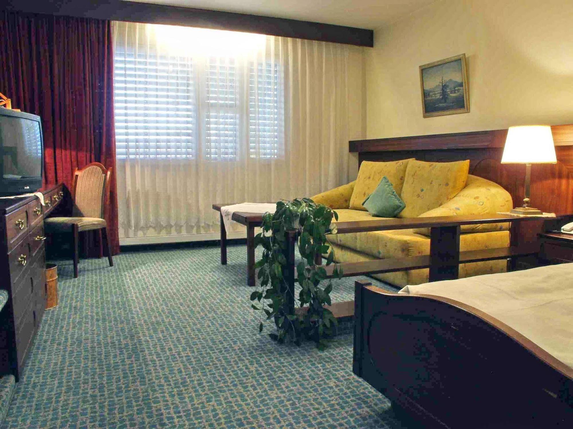 Akzent Hotel Restaurant Altdorfer Hof Weingarten  Oda fotoğraf